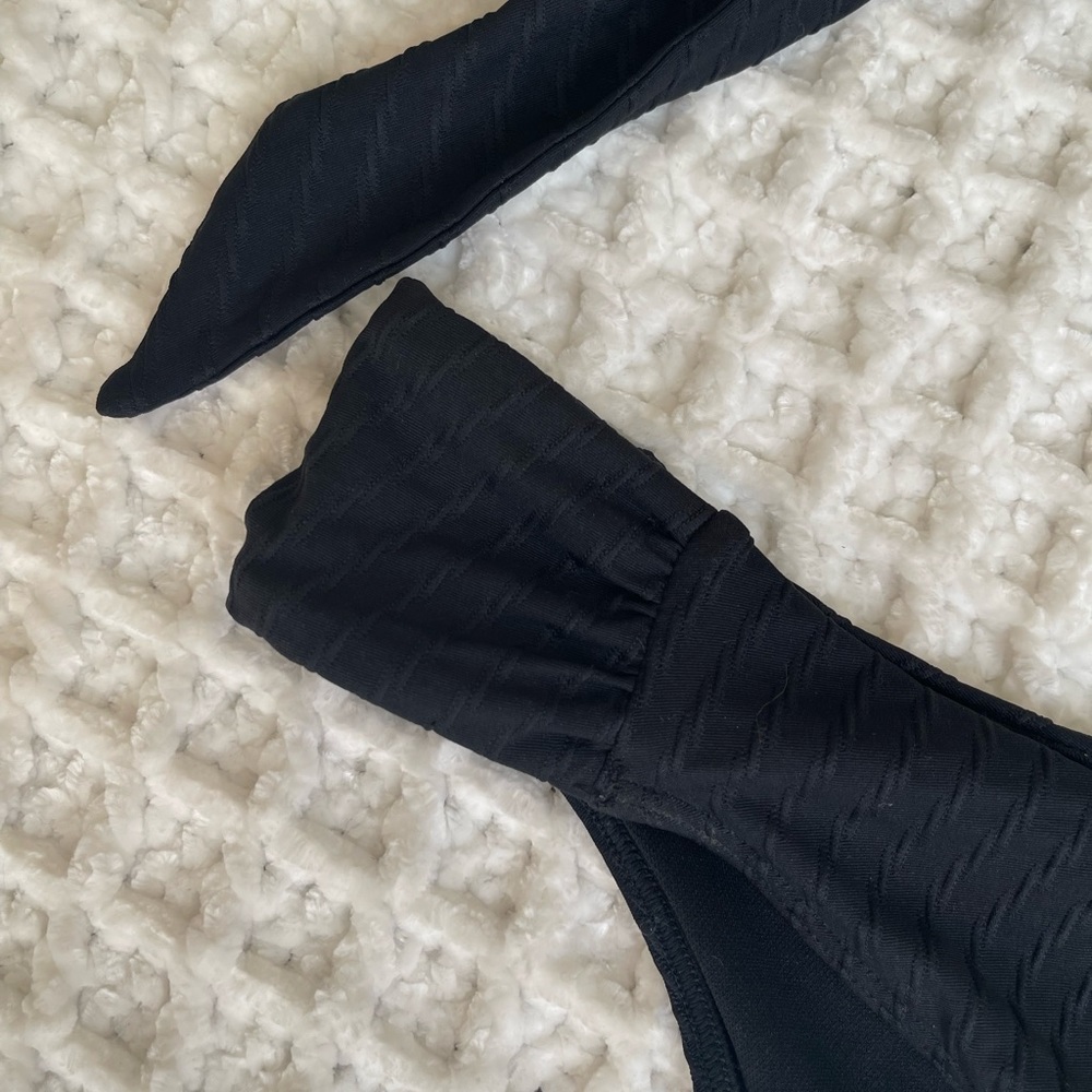 Abercrombie & Fitch Black Bikini with Modern Silhouettes - Picture 4 of 13